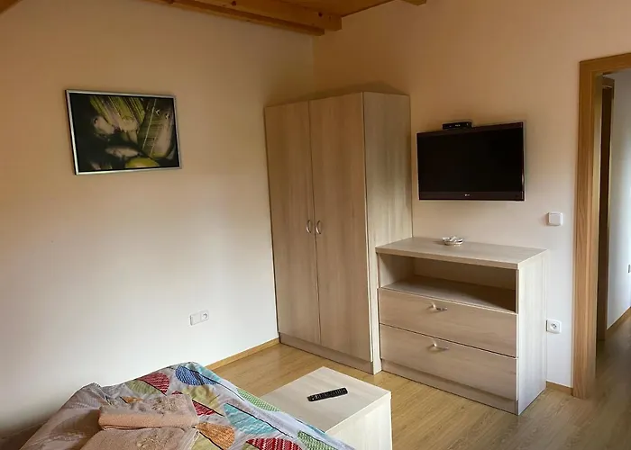 Ovcarna Πανσιόν 3*